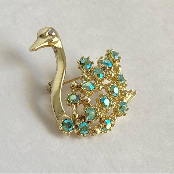 Vintage Swan Brooch Aurora Borealis Crystal Green Rhinestone Gold Tone 60s Retro - Picture 3 of 8